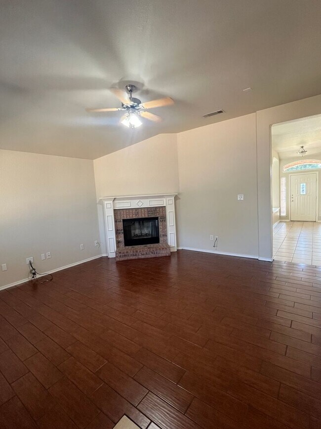 Building Photo - 1607 Schottische Ln
