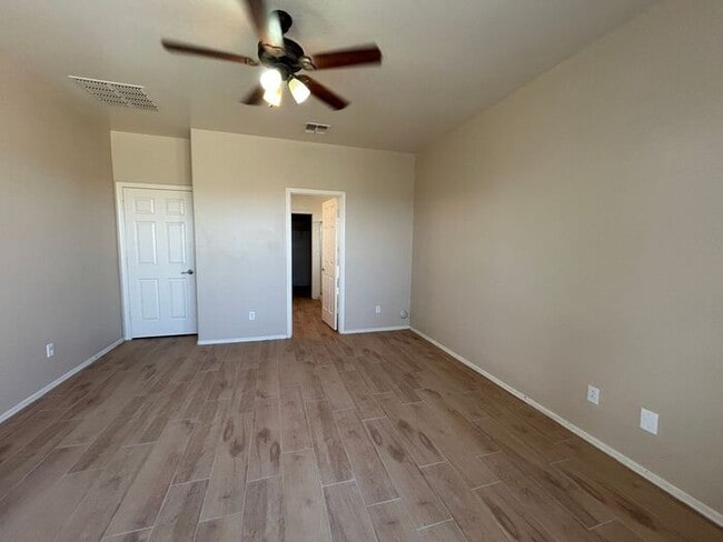 Building Photo - 7635 W Springfield Wy