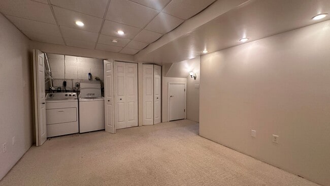 Building Photo - Lovely 3 bed, 2.5 bath townhouse in Seven ...