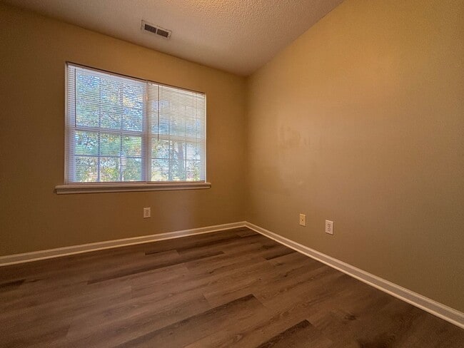 Building Photo - A Treasure in Pirates Cove