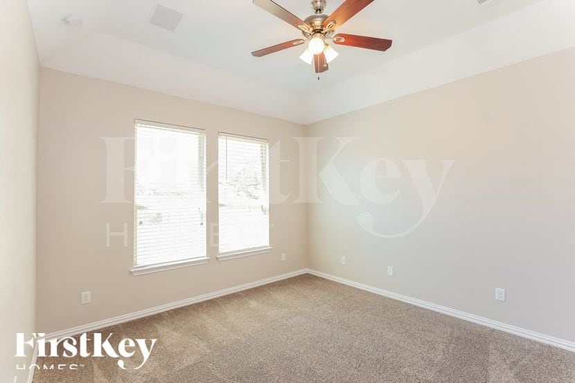 Building Photo - 5926 Akin Elm