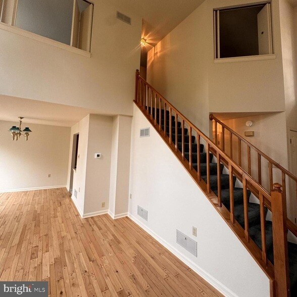 Building Photo - 4282 Wimbledon Dr