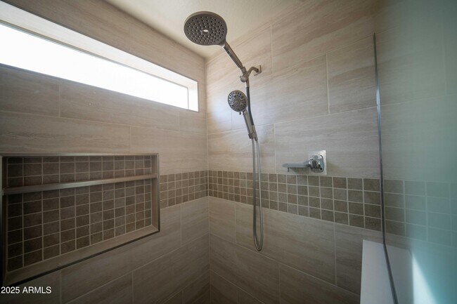 Building Photo - 11725 W Flanagan St