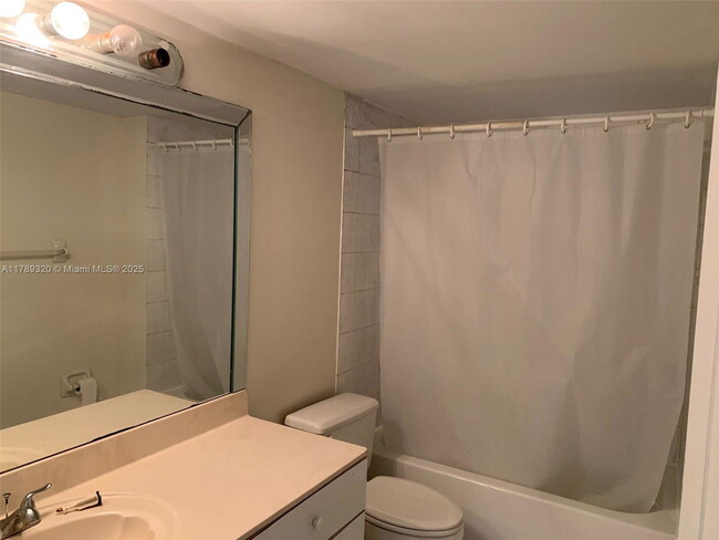 Building Photo - 9631 SW 138th Ave