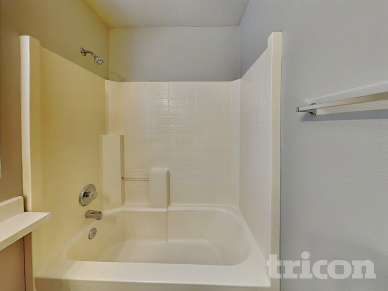 Building Photo - 5890 Autumn Harvest Ave