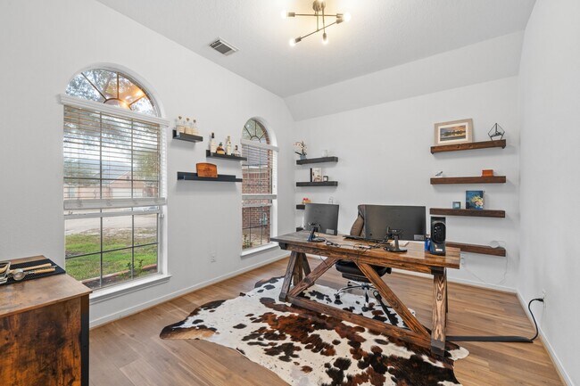 Building Photo - 18210 Juniper Creek Ln