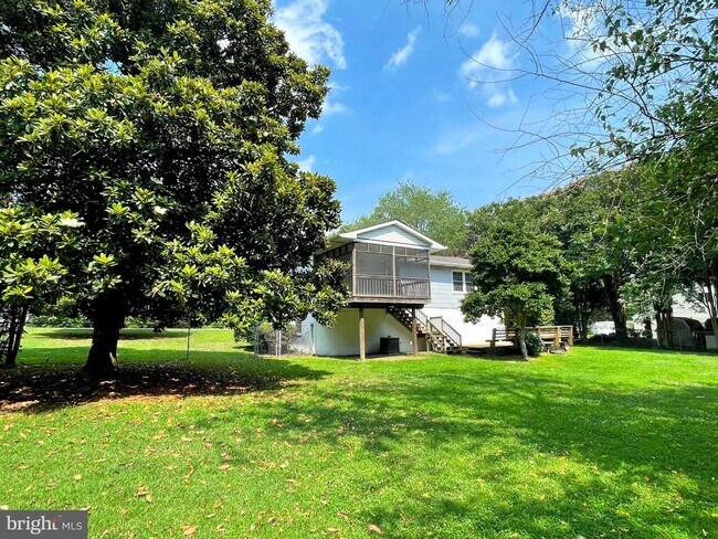 Building Photo - 40865 Spring House Ln