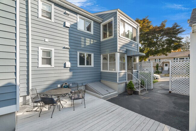 Building Photo - 228-230 Jennings Rd