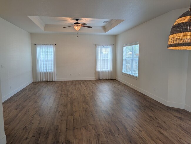 Building Photo - 1500 Darlene Dr