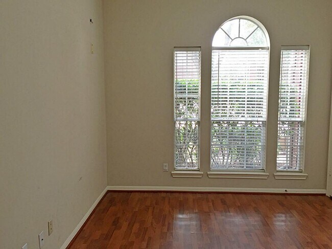 Building Photo - 7411 Orchard Hills Ln