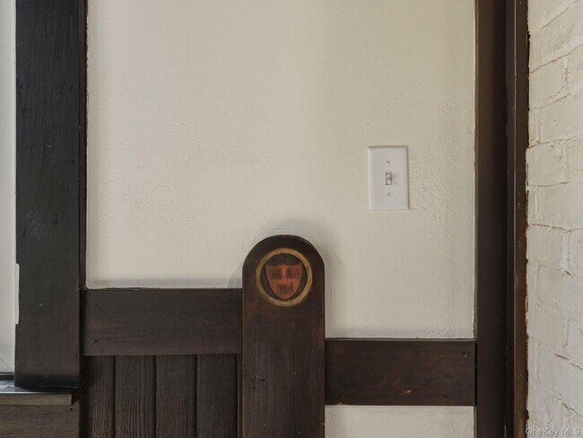 Building Photo - 5 Riverby Ln