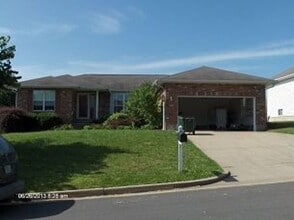 Building Photo - 1112 Lanes End Ln