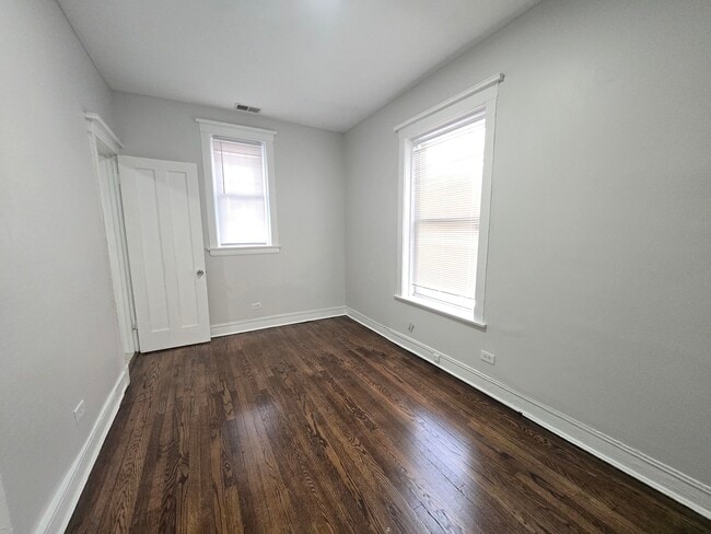 Building Photo - 6812 S Cornell Ave