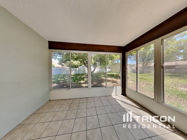 Building Photo - 4369 Montano Ave