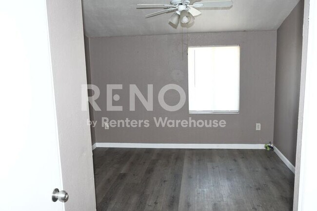 Building Photo - PRICE IMPROVEMENT - Updated 2 Bed 2 Bath Home on Large Lot in Casa Grande