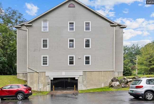 Building Photo - 305 Lime Kiln Rd