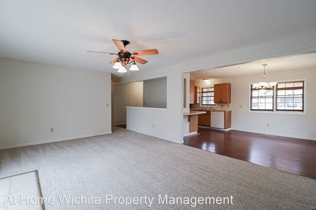 Building Photo - 3 br, 3 bath House - 2215 South Lori Lane