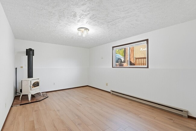 Building Photo - 820 S Liberty Dr