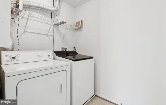 Building Photo - 4151 Castlecary Ln