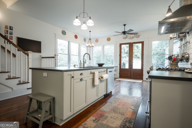 Building Photo - 290 Milledge Cir