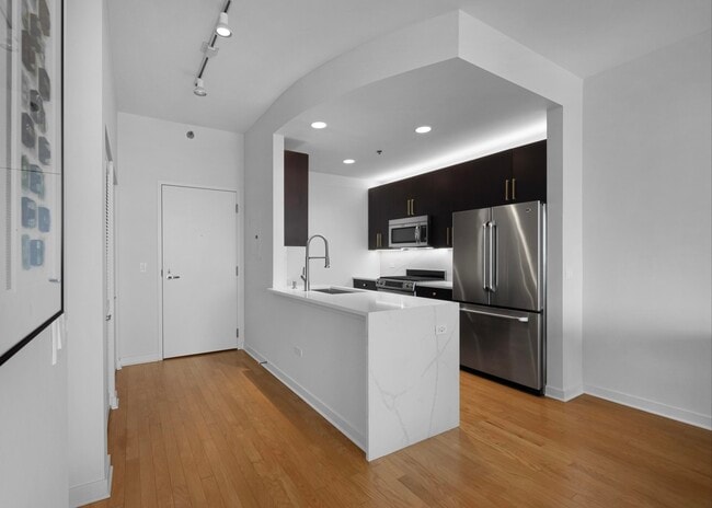 Building Photo - 303 W Ohio St