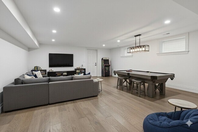 Building Photo - 959 Chestnut St