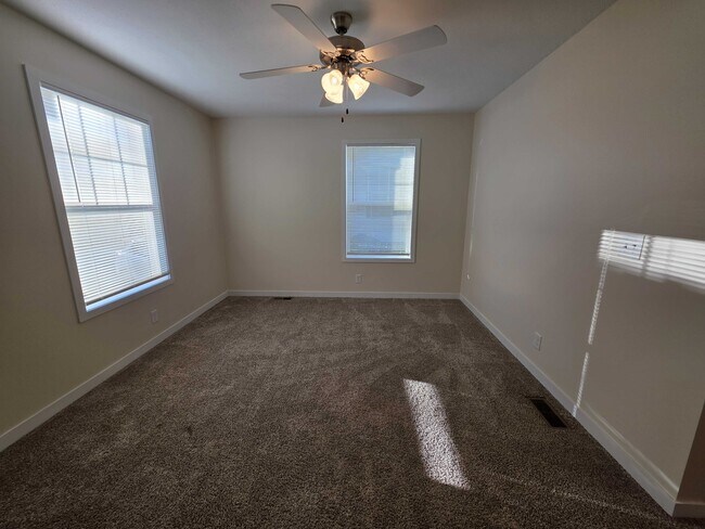 Building Photo - 3678 Hawthorne St