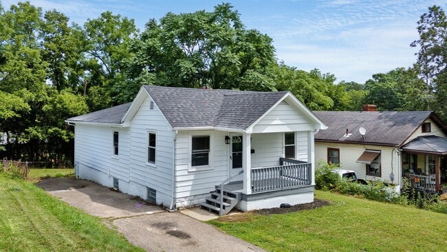 Building Photo - 3728 Standish Ave