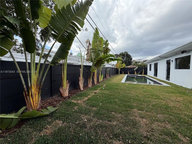 Building Photo - 9410 SW 55th St