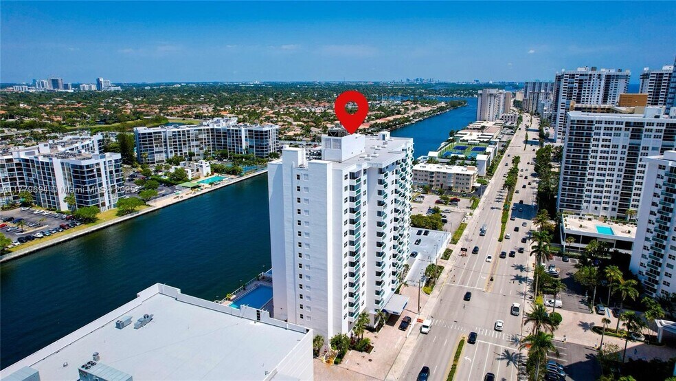 Primary Photo - 3000 S Ocean Dr