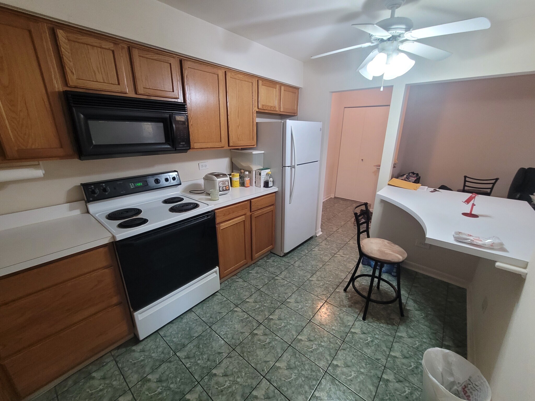 Building Photo - 2214 S Goebbert Rd