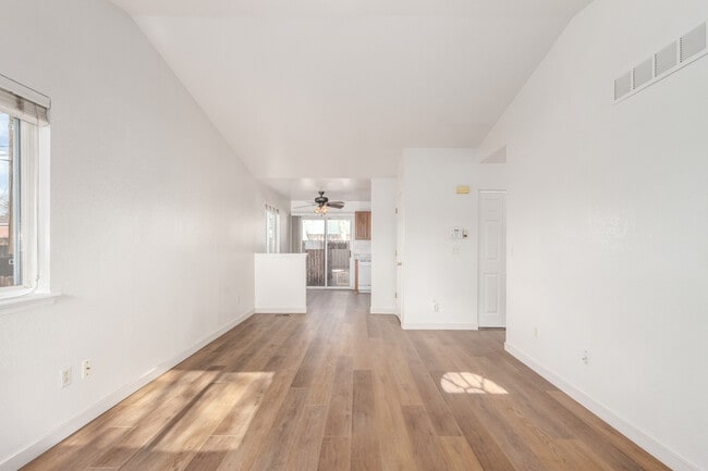 Building Photo - 3249 Madison St