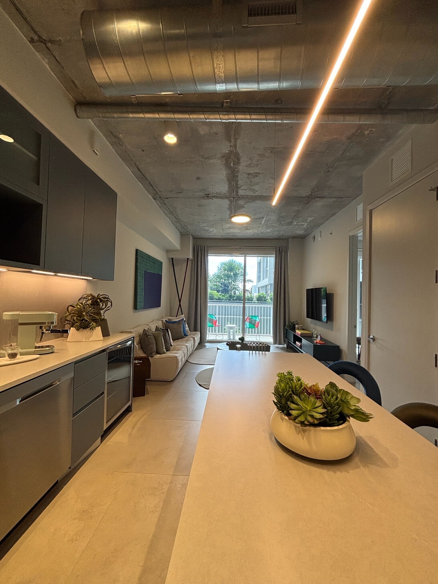 Building Photo - 162 NE 23rd St