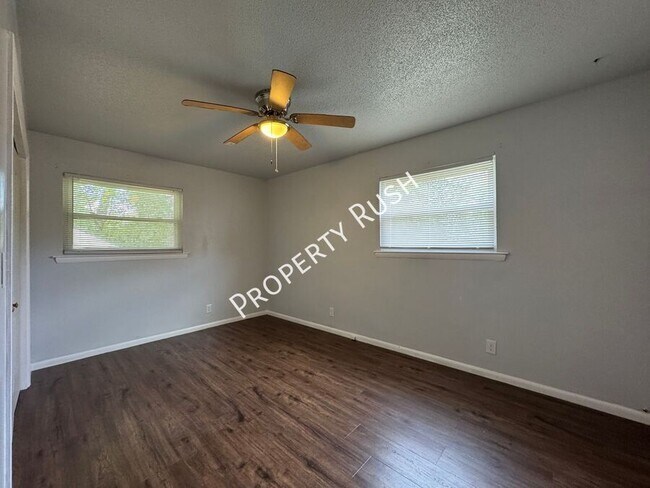 Building Photo - 3210 Joselin Ln