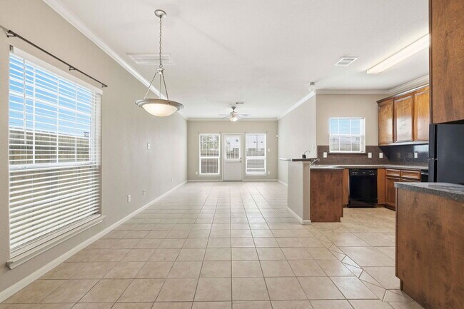 Building Photo - 4434 Mallow St