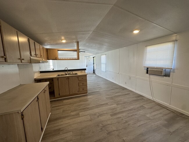 Building Photo - 8004 Reynolda Rd