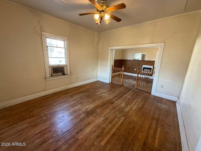 Building Photo - 1014 E 14th St