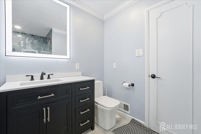 Building Photo - 18 Irongate