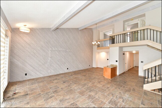Building Photo - 5900 Mira Hermosa Dr