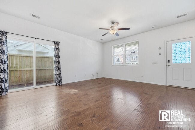 Building Photo - 3BR | 3.5BA | 3-Story Townhome | Bonus Loft | Fenced Yard