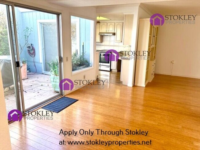 Building Photo - 1109 Fairlawn Ct