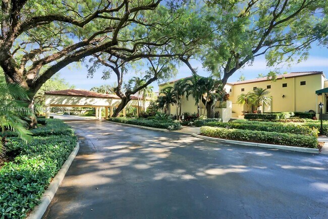 Building Photo - 9340 Lagoon Pl