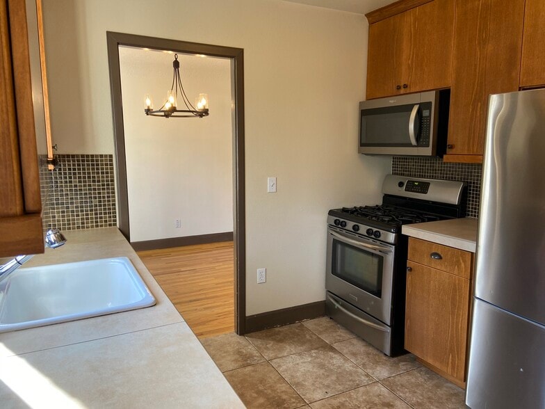 Building Photo - 1403 NW 23rd Ave