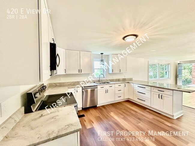 Building Photo - 420 E View Dr