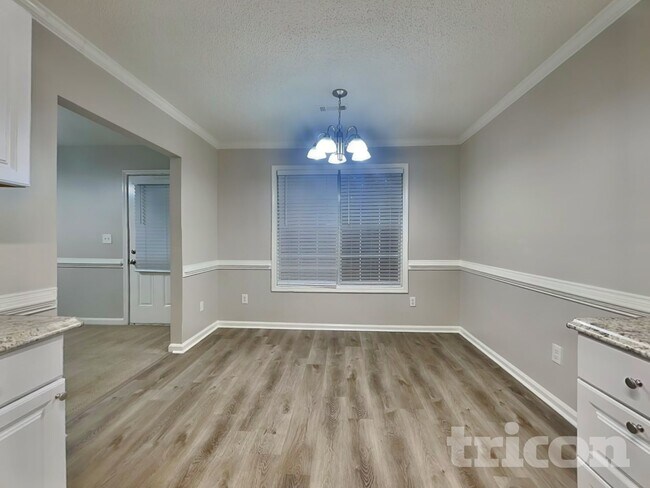 Building Photo - 10980 Thrasher Rd