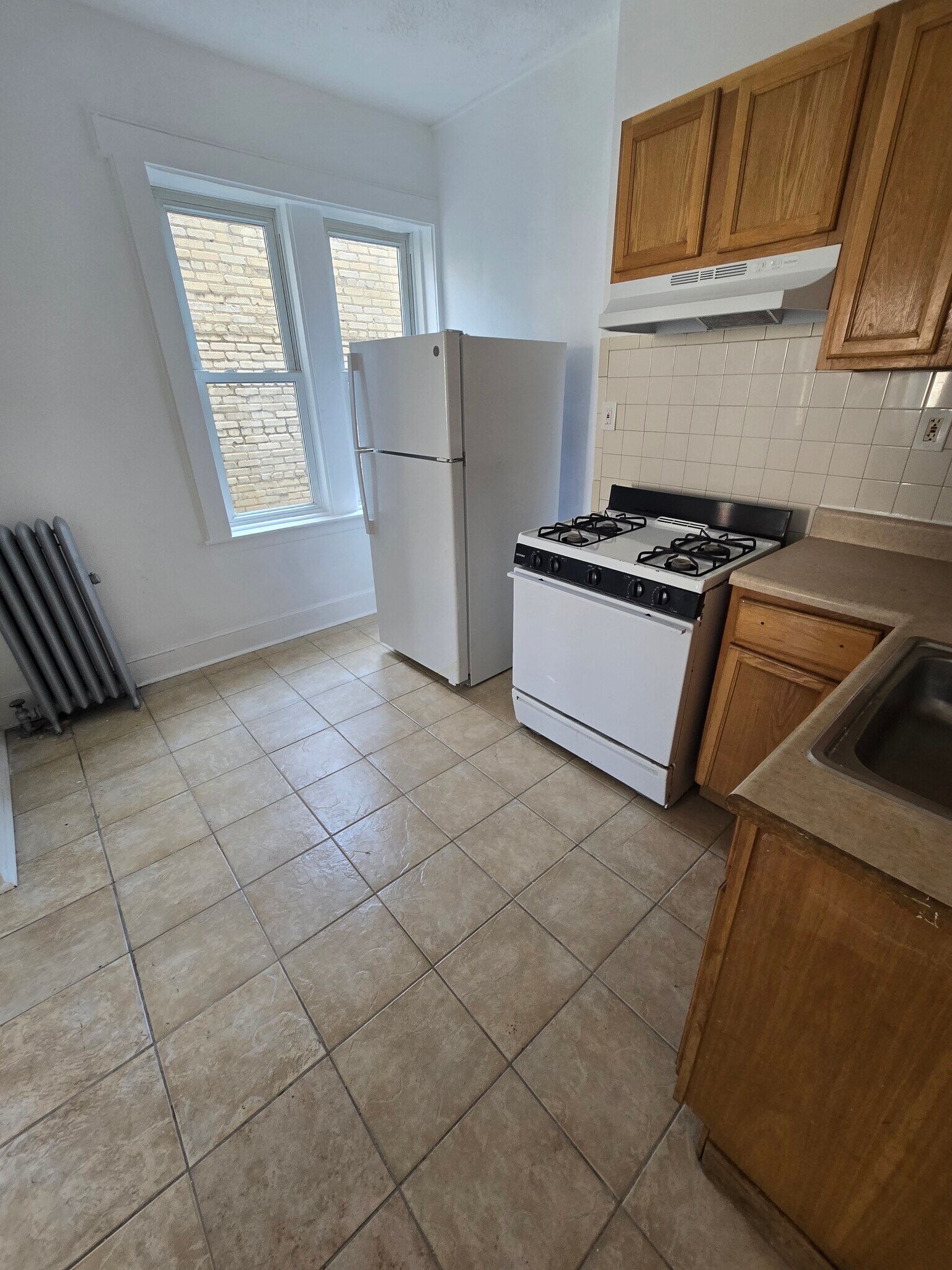 Building Photo - 526 S 15th St
