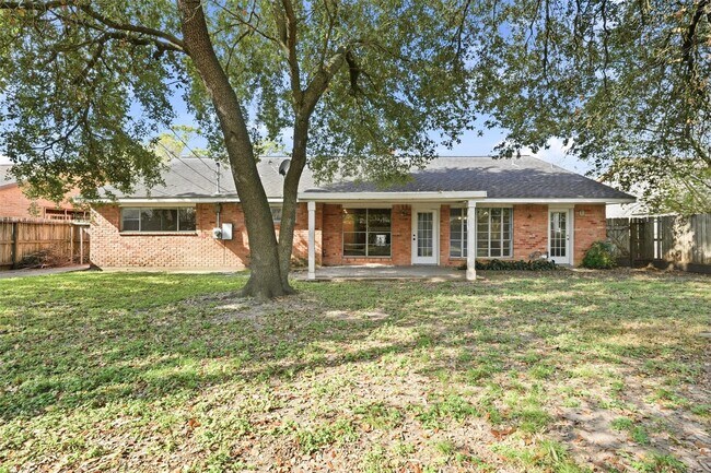 Building Photo - 7015 Pella Dr