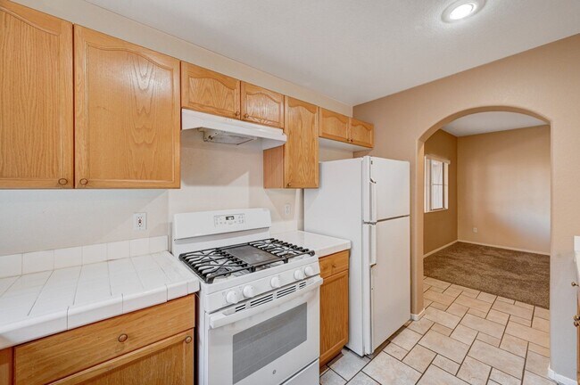 Building Photo - Beautifully Designed 2 Bedroom Condo in North Summerlin!