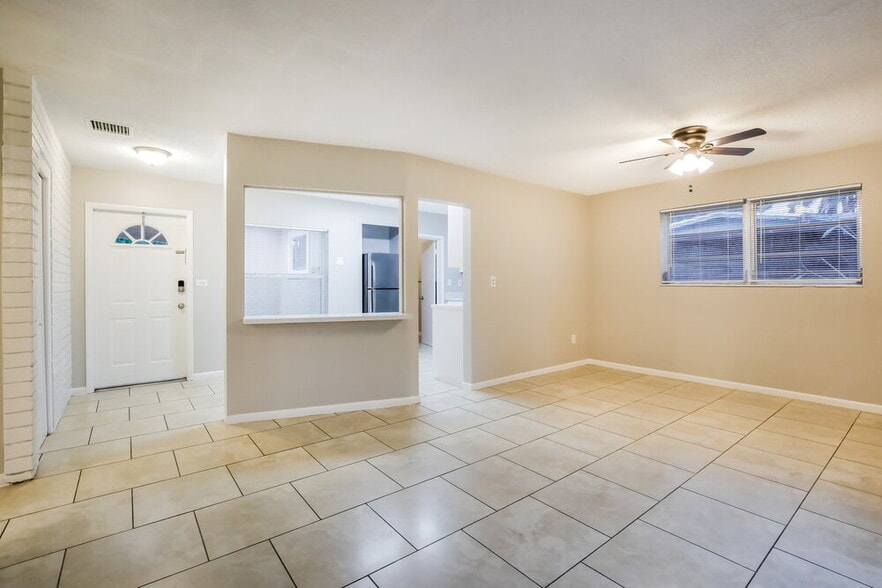 Building Photo - 4701 NW 11th Pl