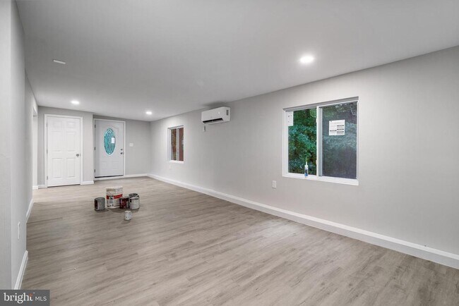 Building Photo - 7795 Penn Manor Ct